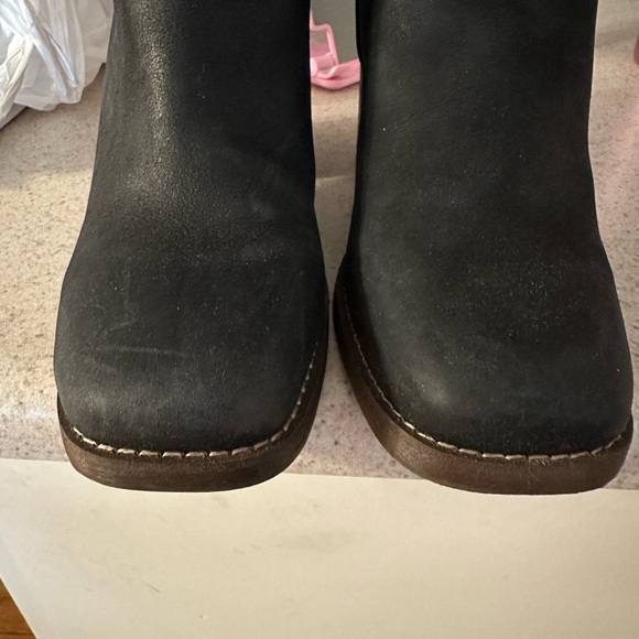 Crown vintage NIB booties w zipper - Picture 5 of 5